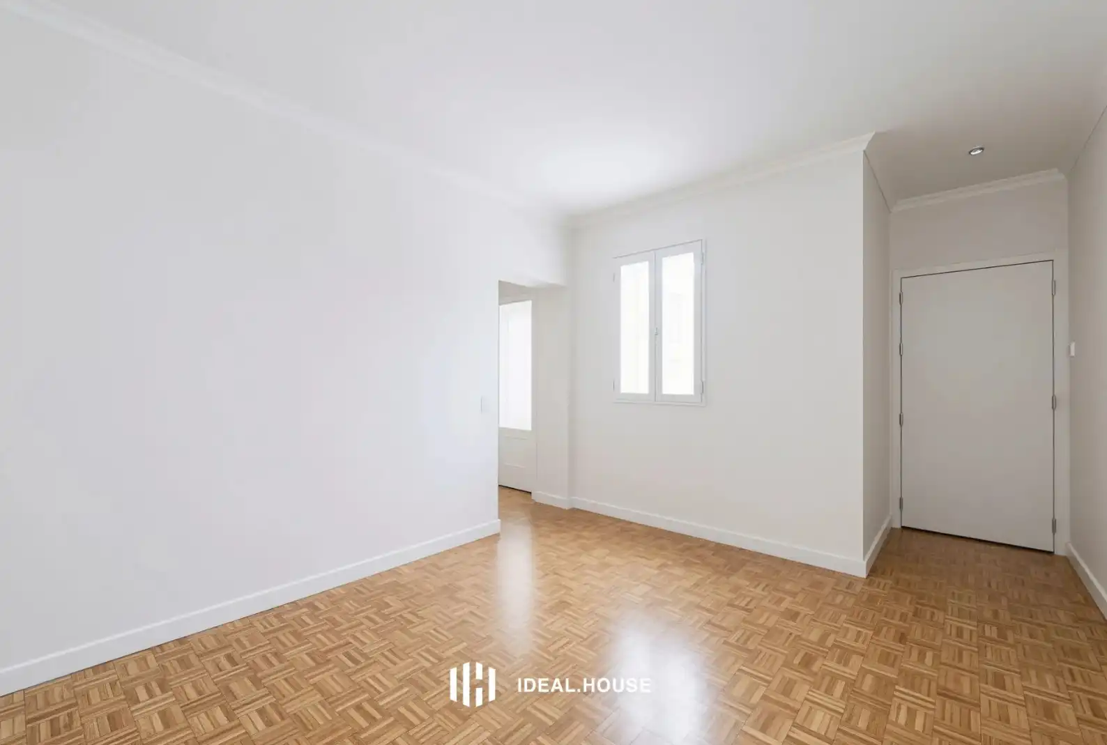 Bedroom of Flat for rent in Madrid  with Air Conditioner, Heating and Parquet flooring