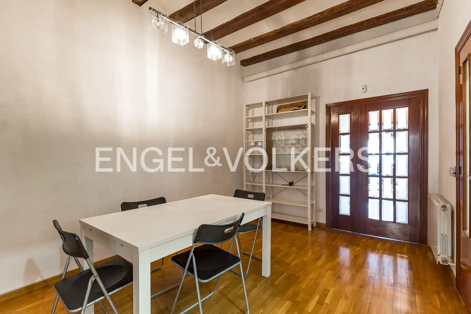 Comedor de Piso en venta en Barcelona con Calefacción, Amueblado y Balcón