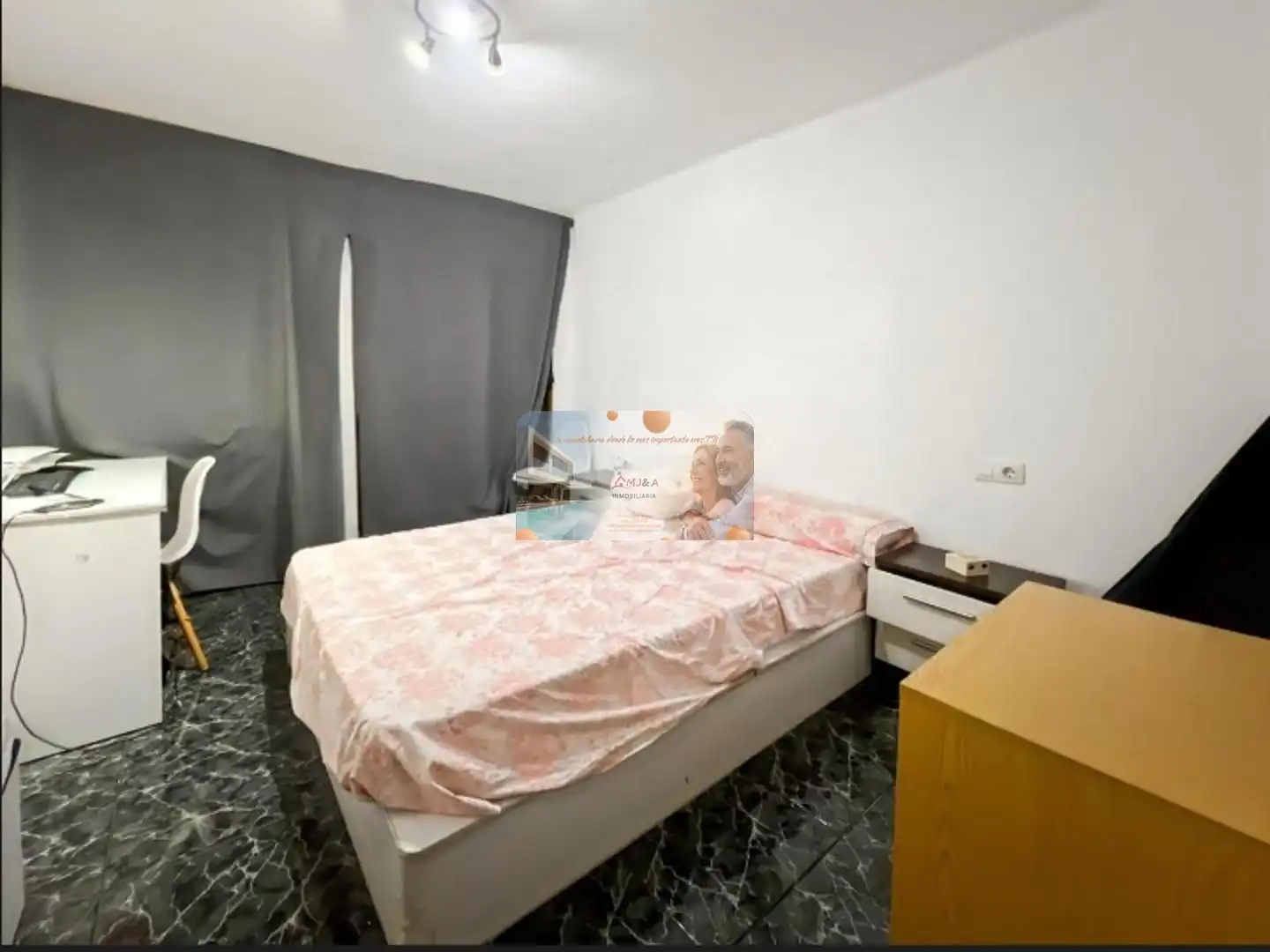 Habitación de Piso en venta en Castellón de la Plana / Castelló de la Plana con Aire acondicionado, Calefacción y Terraza