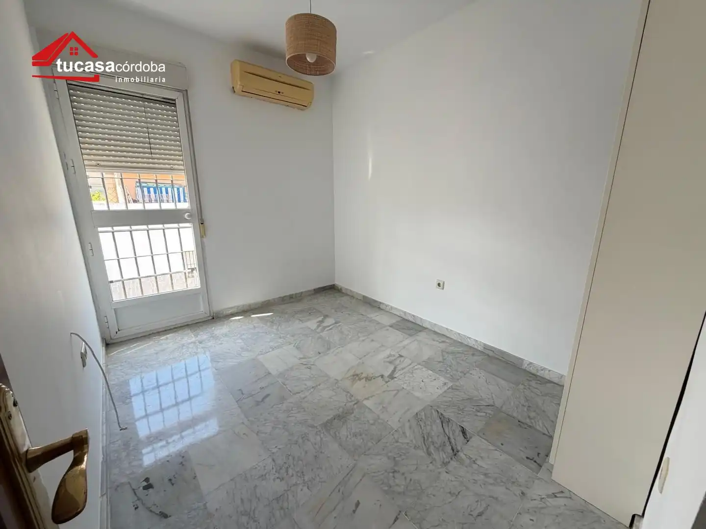 Dormitori de Casa adosada en venda en Córdoba amb Aire condicionat i Terrassa