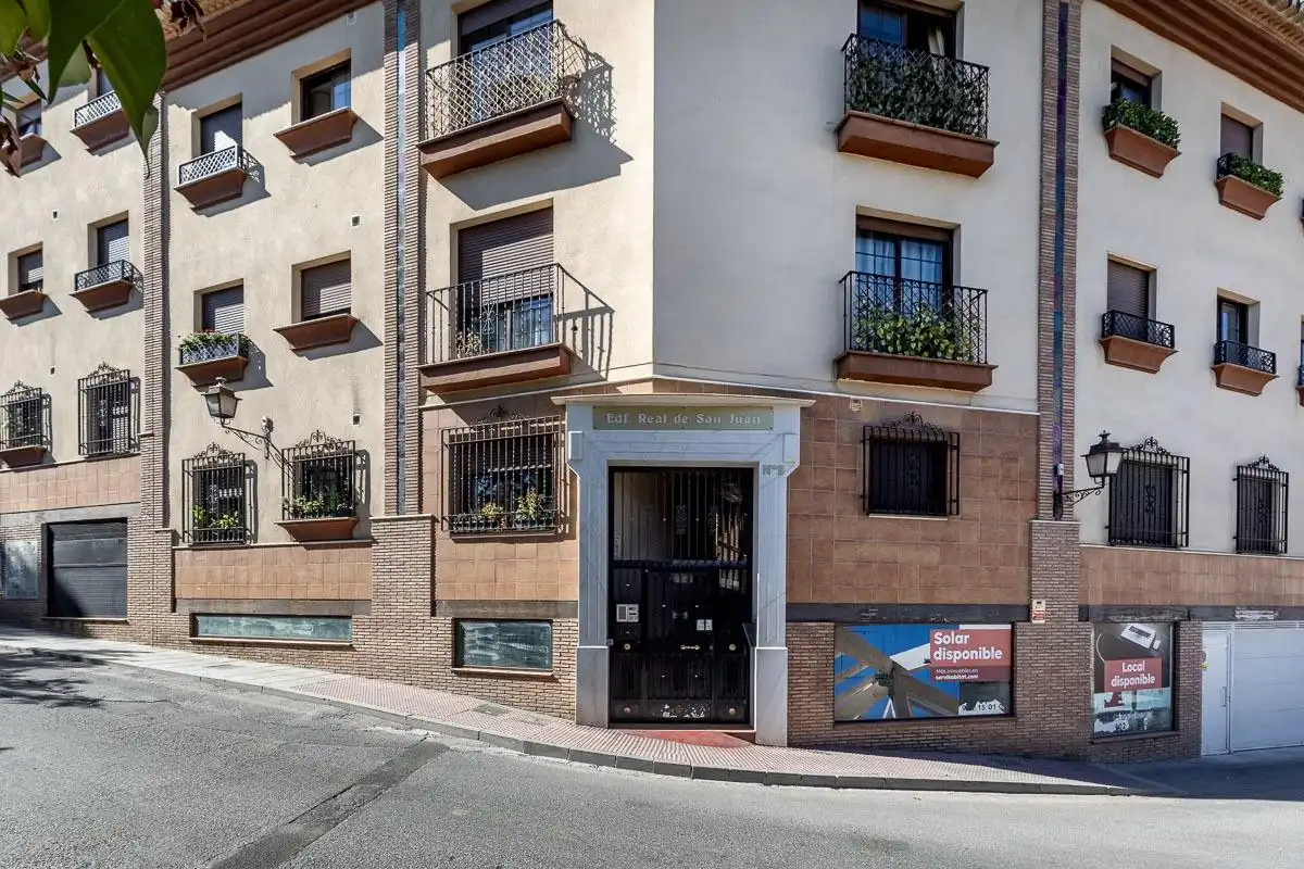 Vista exterior de Piso en venta en La Zubia con Aire acondicionado y Trastero