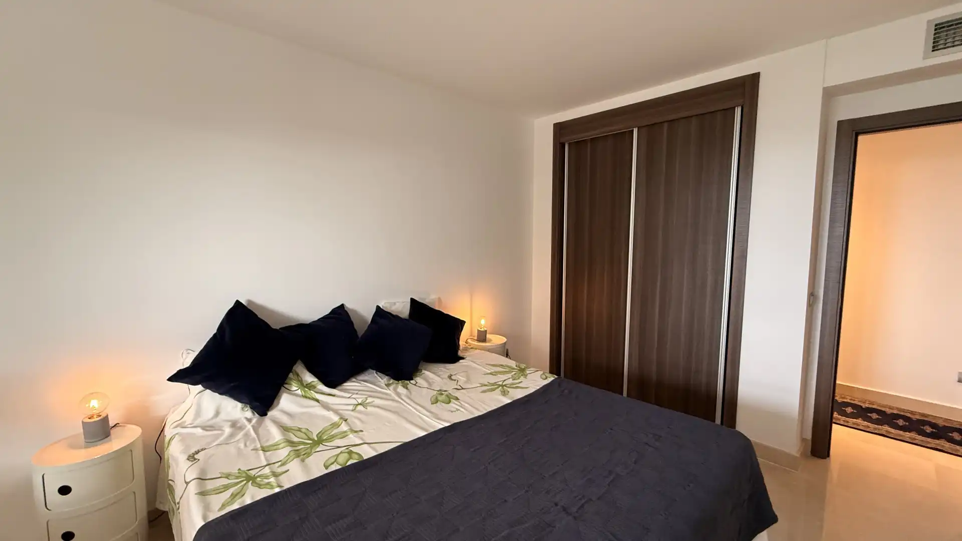 Dormitori de Apartament de lloguer en Marbella amb Aire condicionat, Calefacció i Terrassa