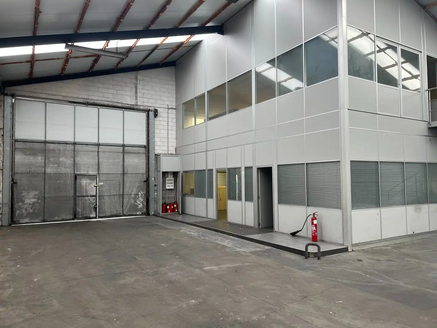 Fabrikhallen zur Miete in Narón