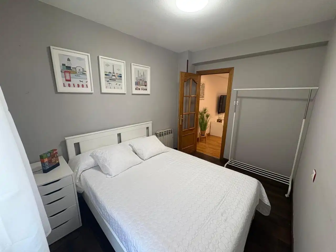 Habitación de Planta baja de alquiler en Gijón  con Calefacción, Terraza y Amueblado