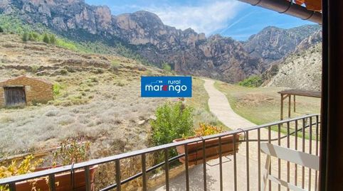 Foto 2 de Casa adosada en venta en Villarluengo, Teruel