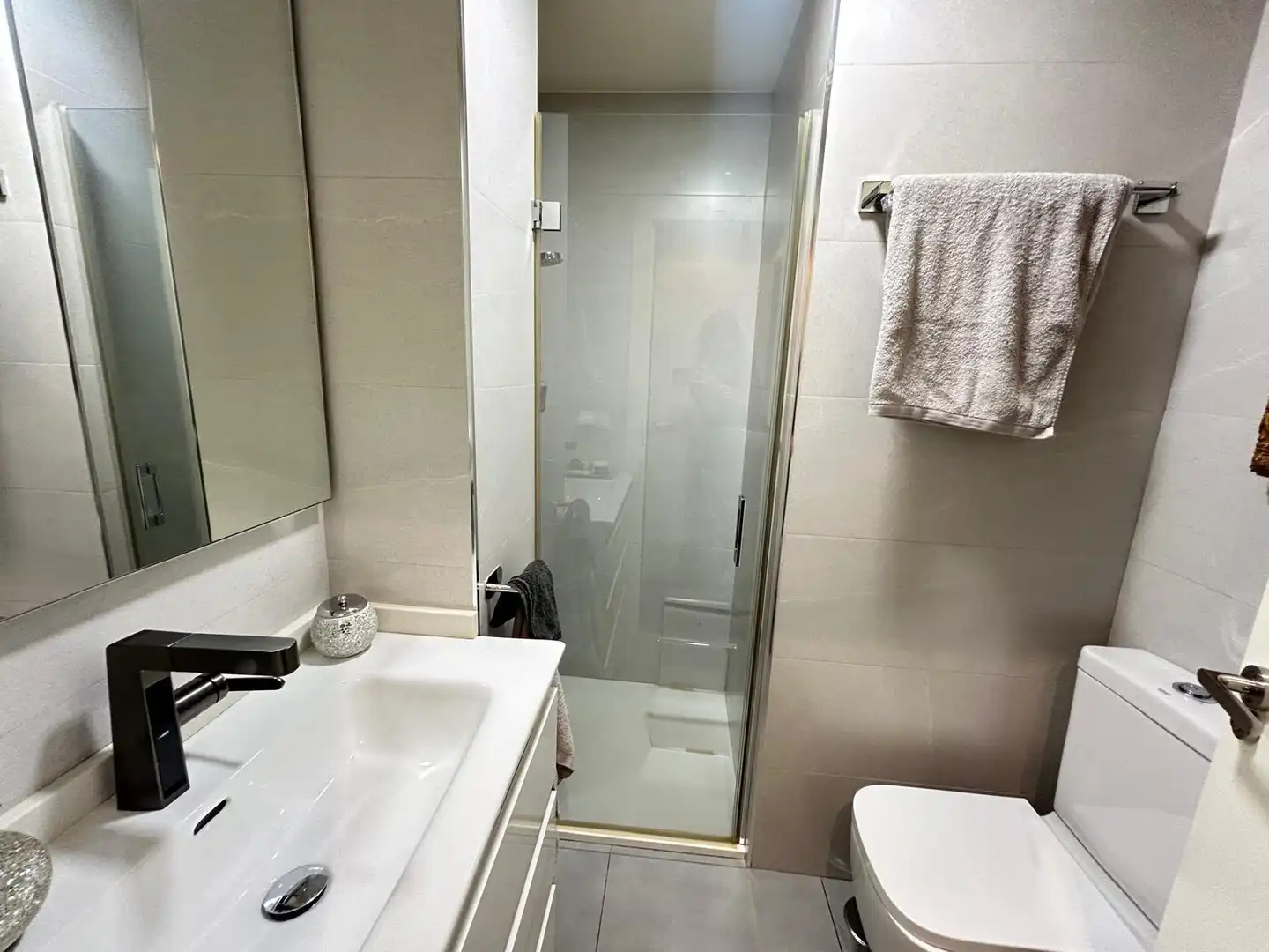 Baño de Piso en venta en Sevilla con Aire acondicionado y Balcón
