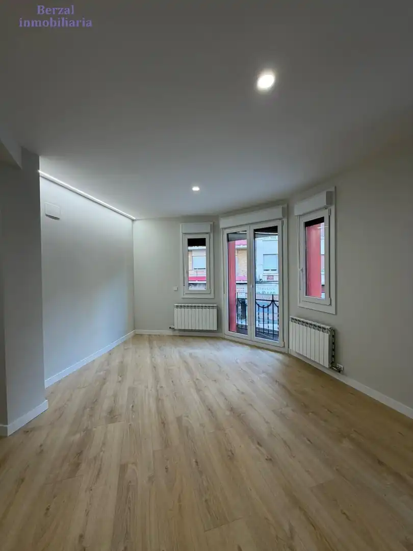 Bedroom of Flat for sale in  Logroño  with Heating and Balcony