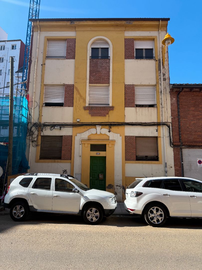 Vista exterior de Apartamento en venta en León Capital 