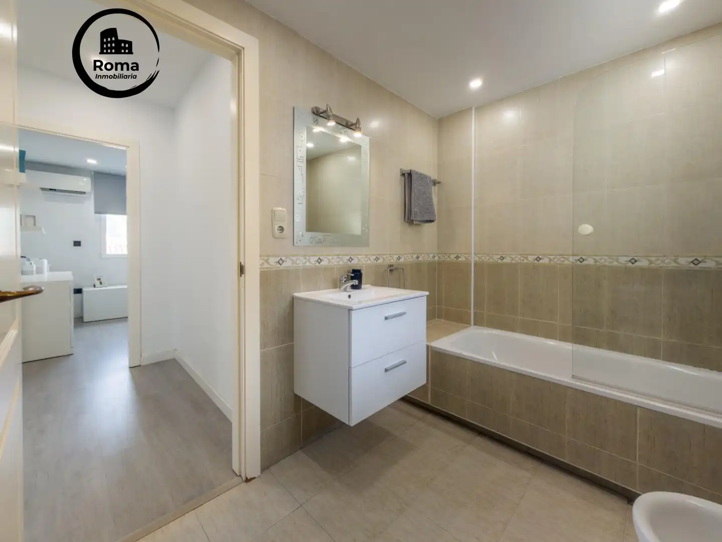 Bathroom of Detached homes for sale in Cenes de la Vega  with Air Conditioner, Heating and Terrace