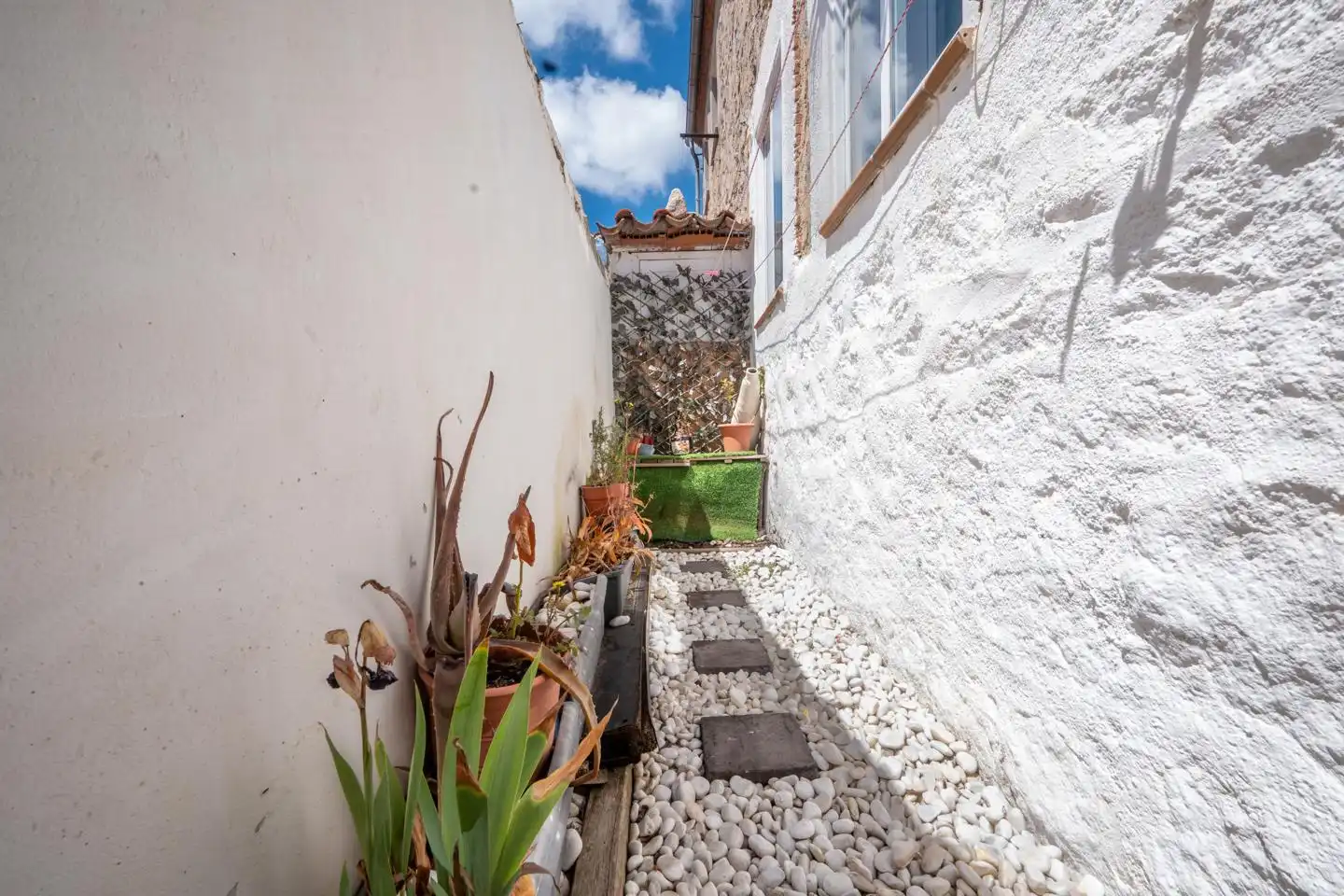 Außenansicht von Erdgeschoss zum Verkauf in Ávila mit Heizung, Privatgarten und Terrasse