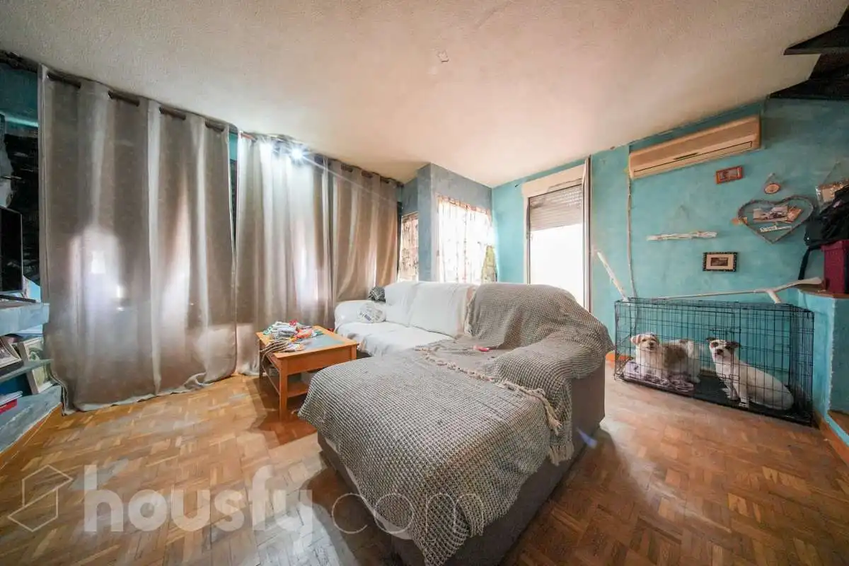 Dúplex con ascensor en venta en Calle de la Pluma ., imagen 2