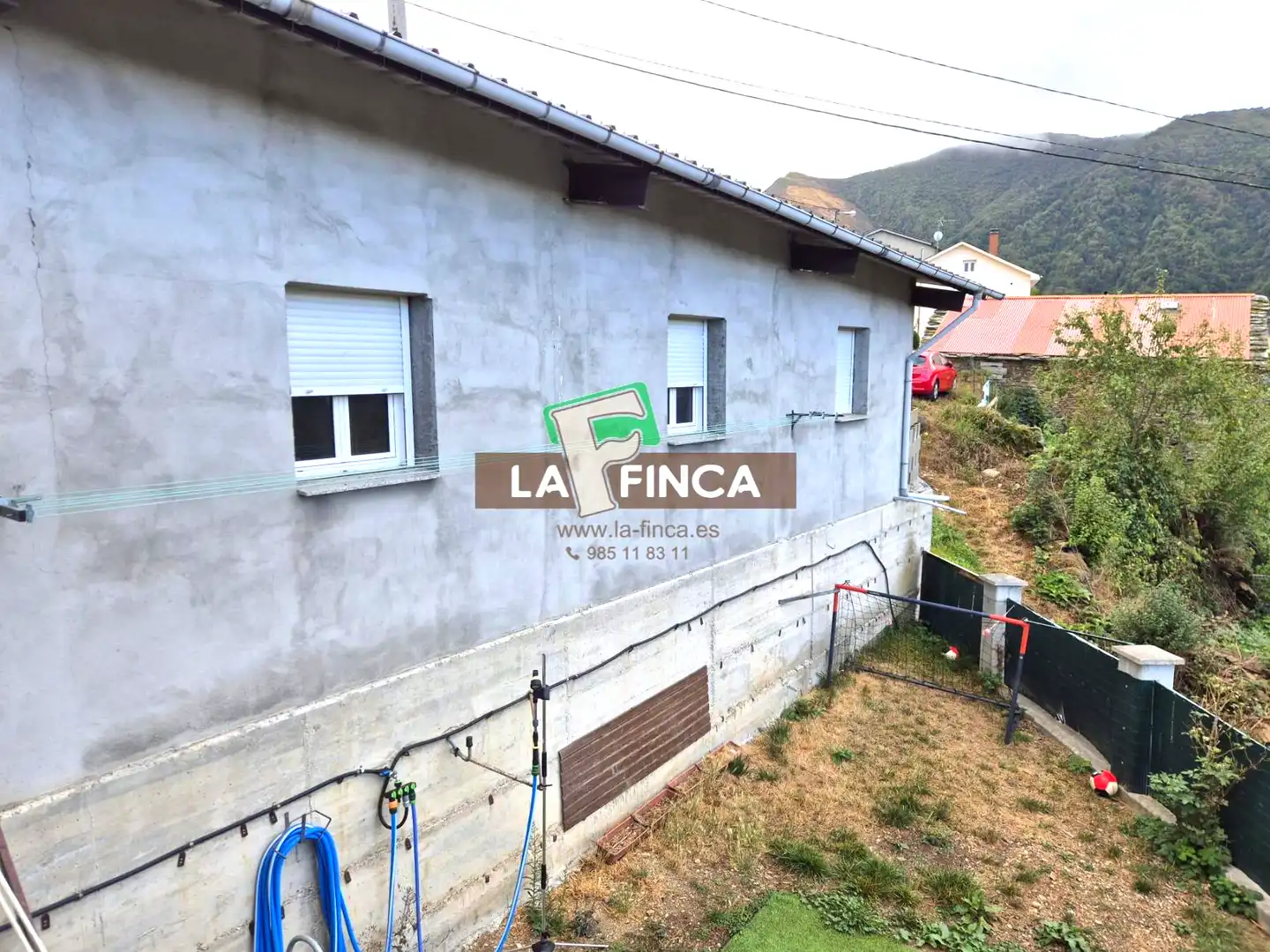 Exterior view of Houses for sale in Cangas del Narcea  with Terrace and Furnished