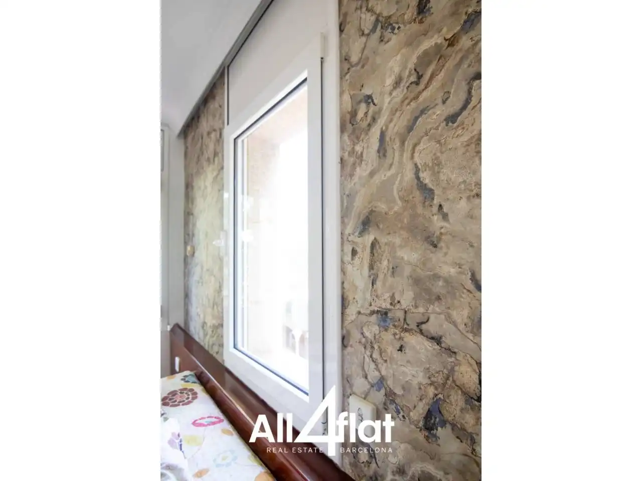 Exterior view of Duplexes for rent in Barcelona  with Air Conditioner, Heating and Terrace