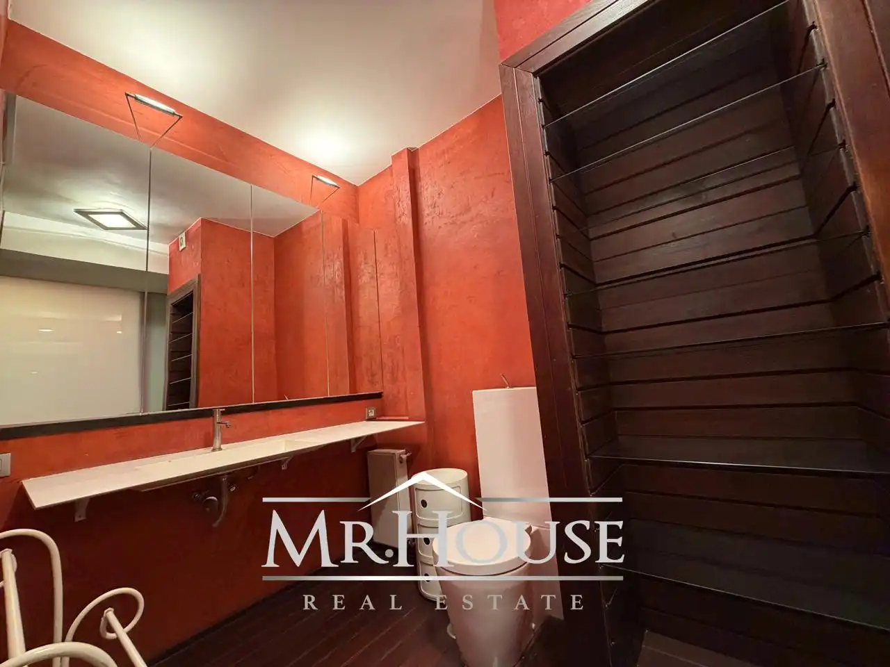 Baño de Piso de alquiler en Madrid con Aire acondicionado, Calefacción y Jardín privado