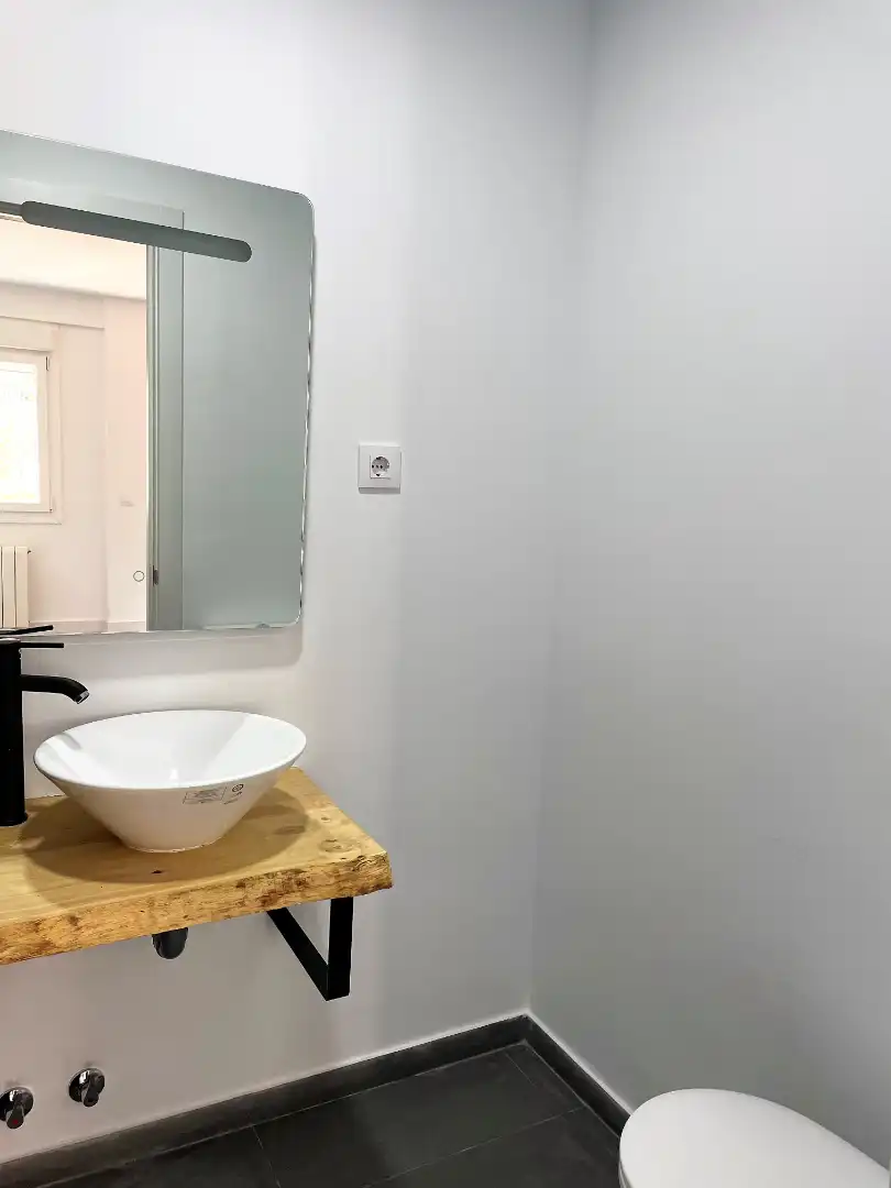 Baño de Piso en venta en Madrid con Calefacción, Terraza y Horno