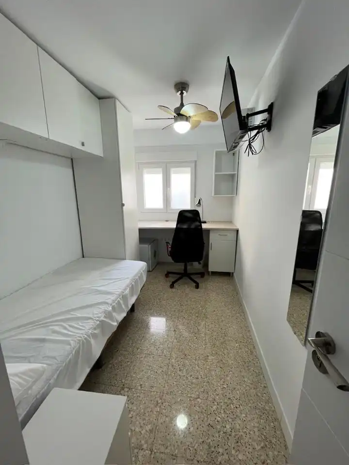 Habitación de Piso en venta en Zaragoza con Trastero y Amueblado
