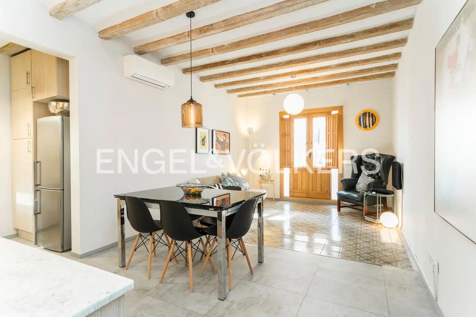 Exterior view of Flat for rent in Barcelona  with Air Conditioner, Heating and Storage room