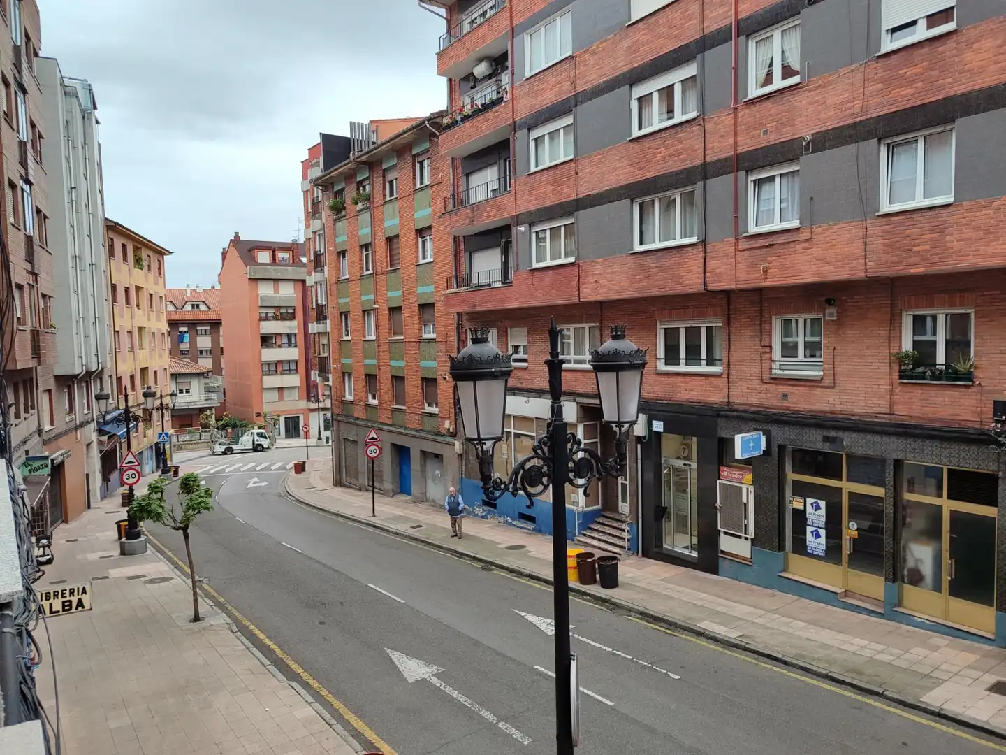 Exterior view of Flat for rent in Oviedo   with Heating, Terrace and Furnished