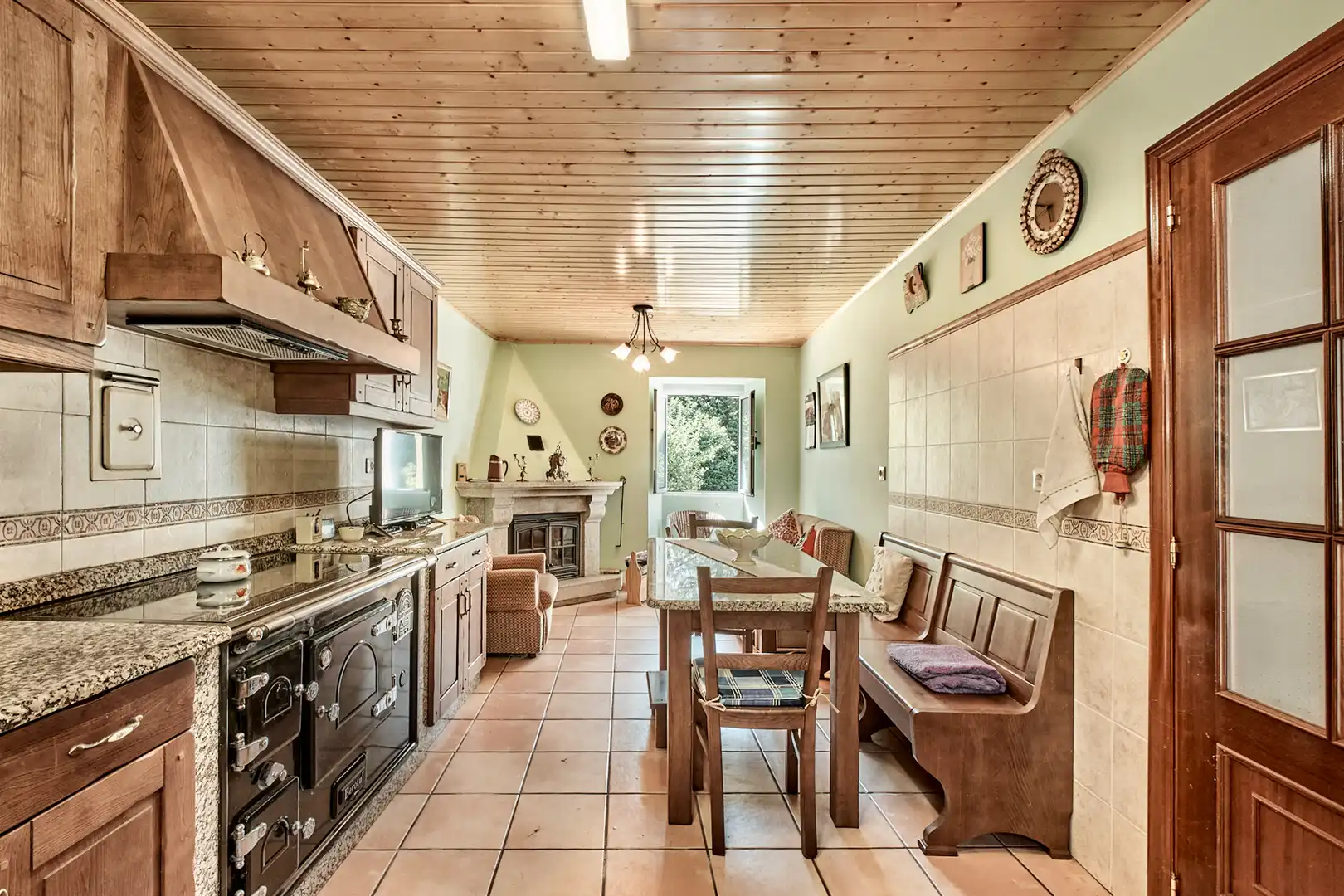 Kitchen of Country homes for sale in Guitiriz  with Heating, Private garden and Oven