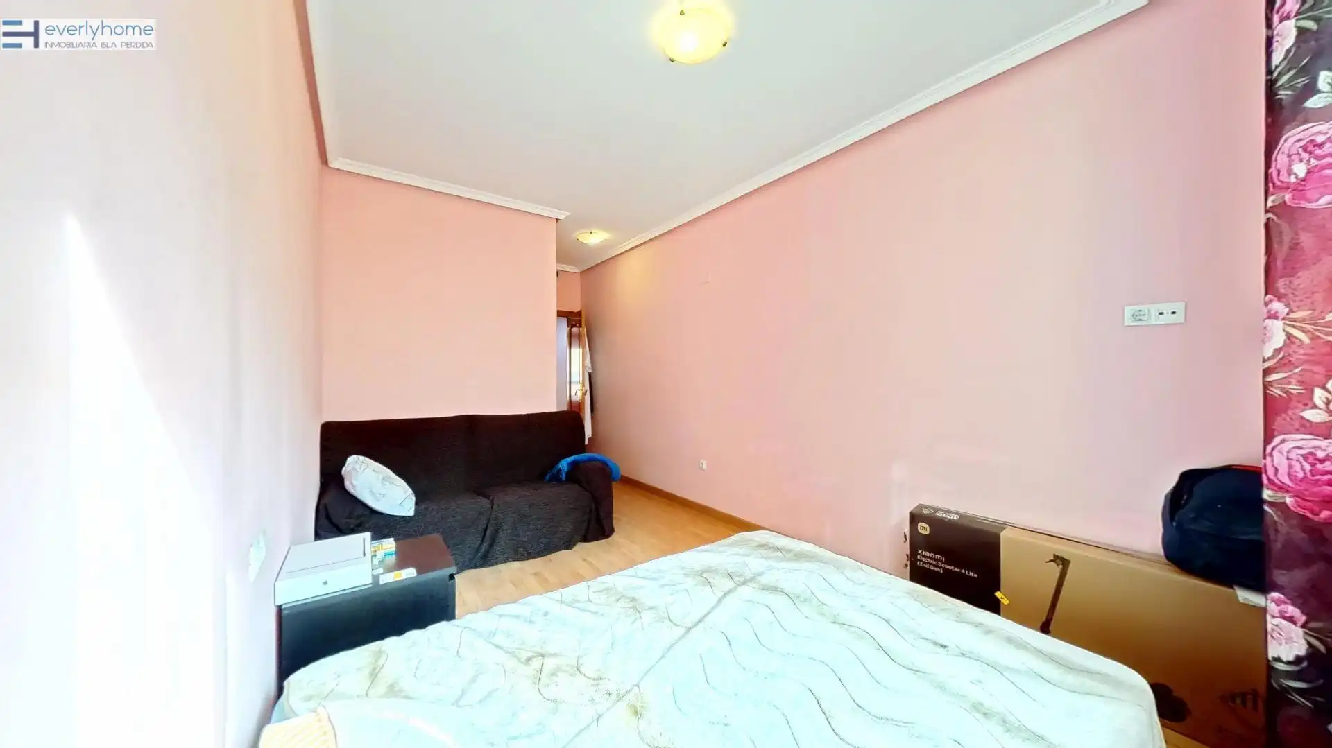 Habitación de Piso en venta en Castellón de la Plana / Castelló de la Plana con Parquet y Trastero