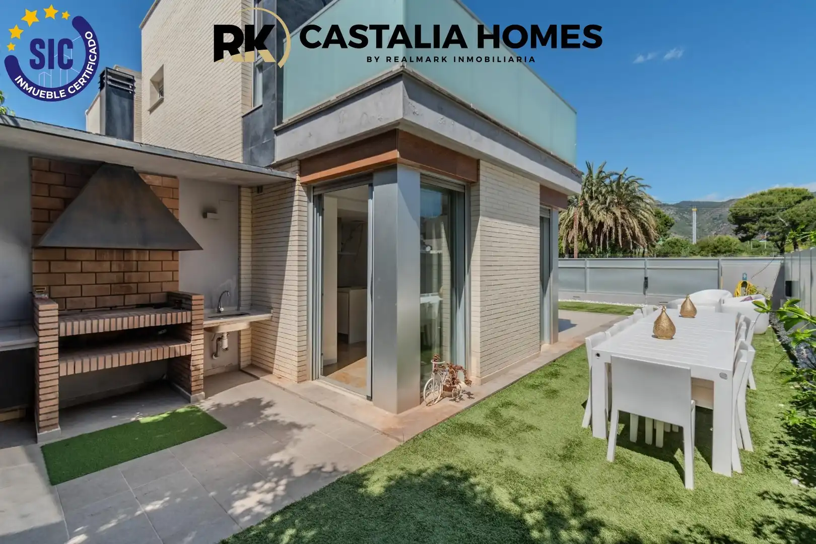 Vista exterior de Casa o xalet en venda en Benicasim / Benicàssim amb Aire condicionat, Calefacció i Jardí privat