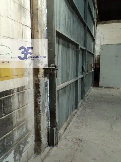 Außenansicht von Fabrikhallen zum Verkauf in Villanueva de Gállego