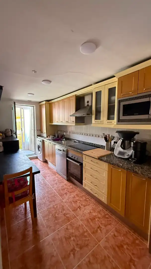 Küche von Wohnung zum Verkauf in Carbajosa de la Sagrada mit Heizung, Terrasse und Abstellraum