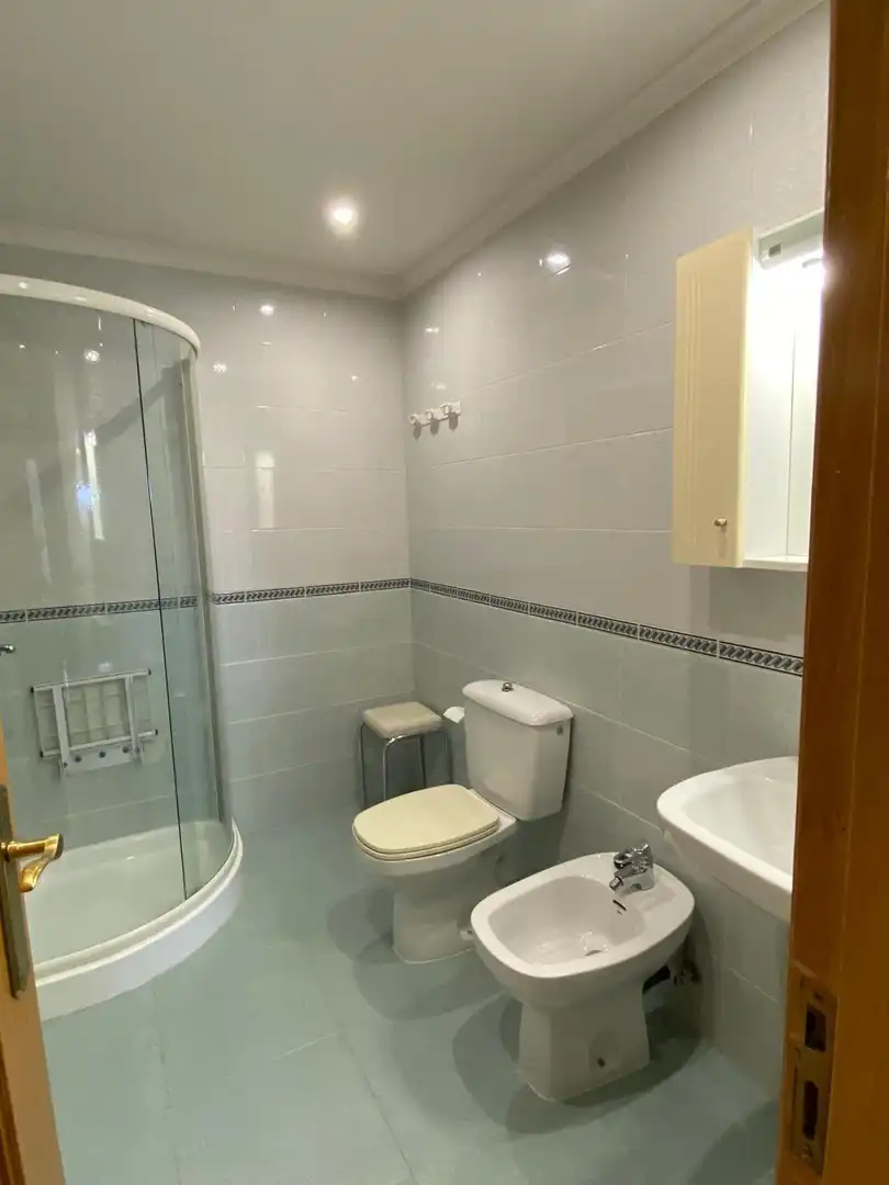 Baño de Piso de alquiler en Burgos con Calefacción