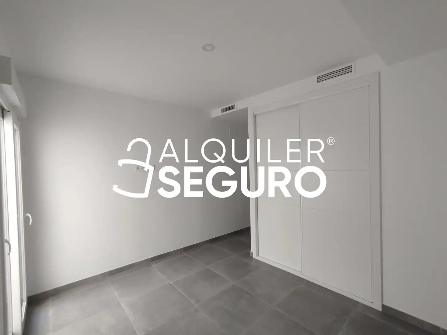 Bedroom of Flat for rent in Fuengirola  with Air Conditioner, Terrace and Storage room