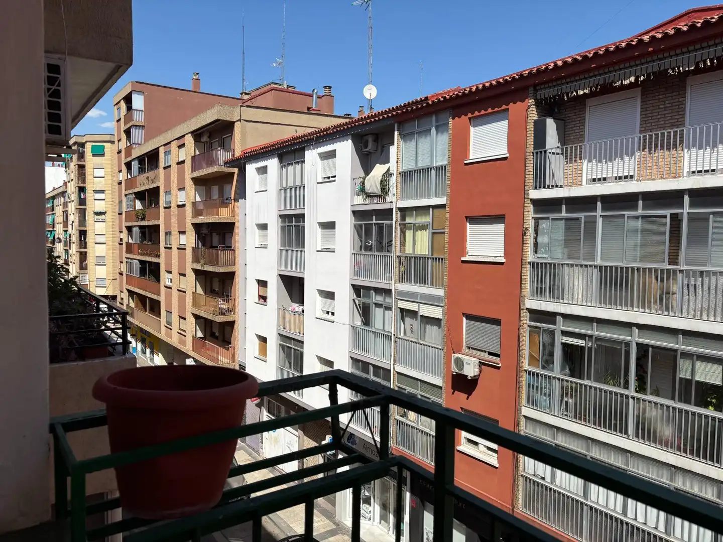 Vista exterior de Piso en venta en Zaragoza con Aire acondicionado, Calefacción y Amueblado