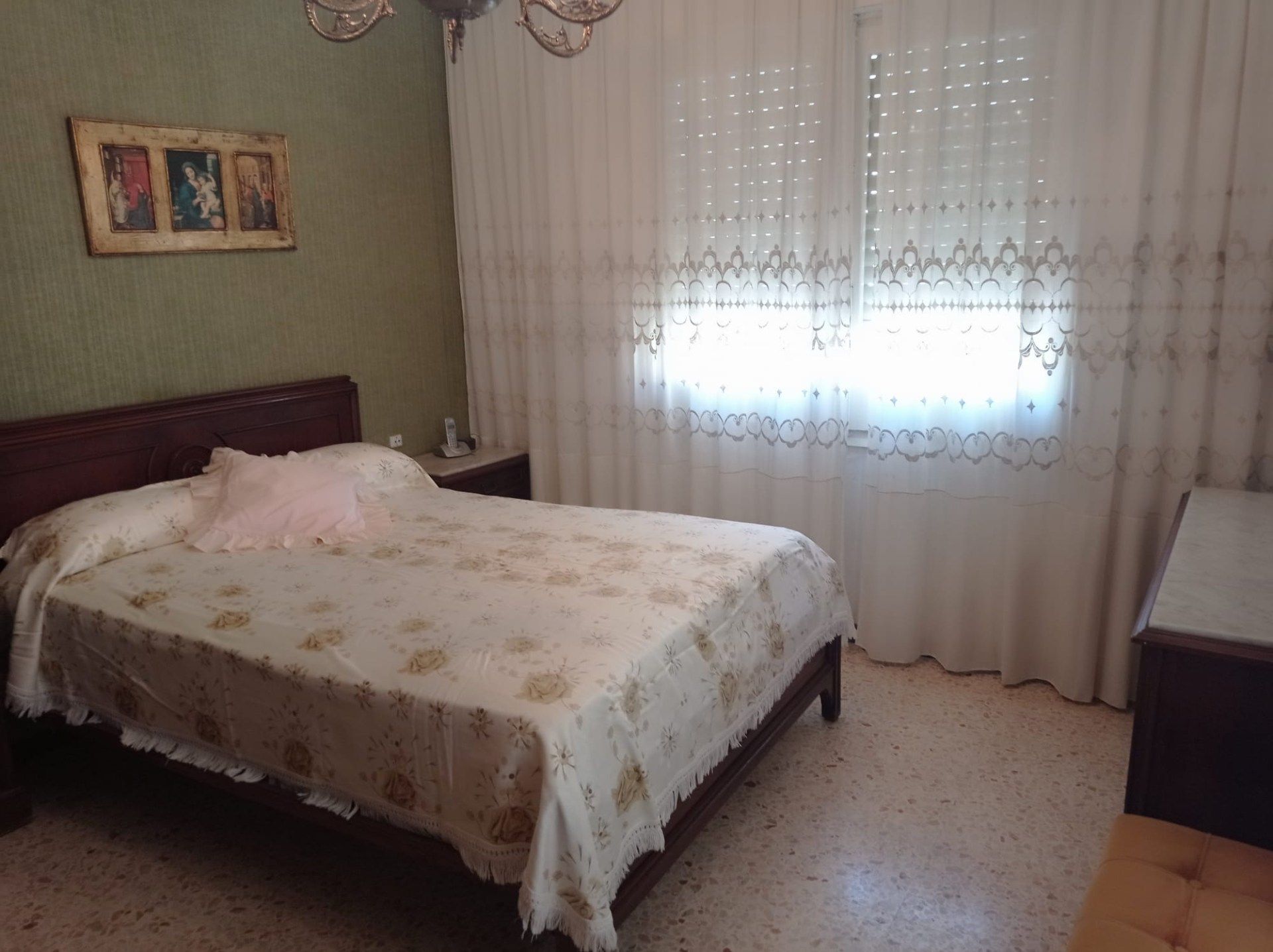 Habitación de Piso en venta en Monzón con Calefacción, Trastero y Amueblado