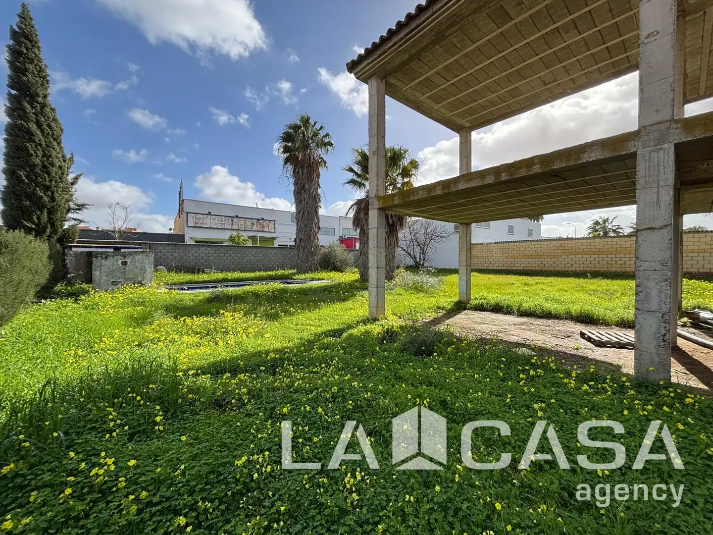 Casa adosada en venta en Montequinto