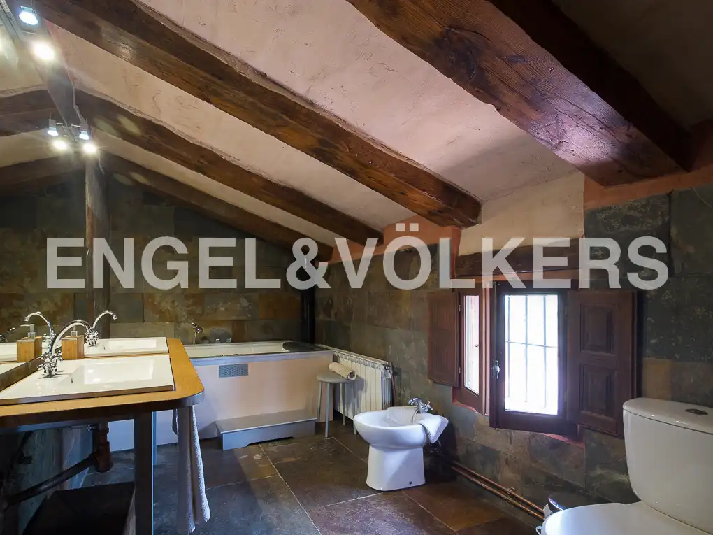 Baño de Casa o chalet en venta en Enguera con Aire acondicionado, Calefacción y Jardín privado