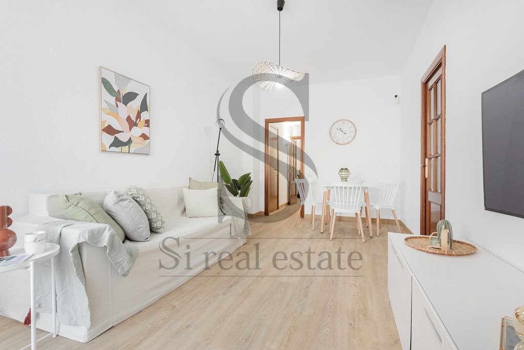 Vista exterior de Ático en venta en  Barcelona Capital con Calefacción y Parquet