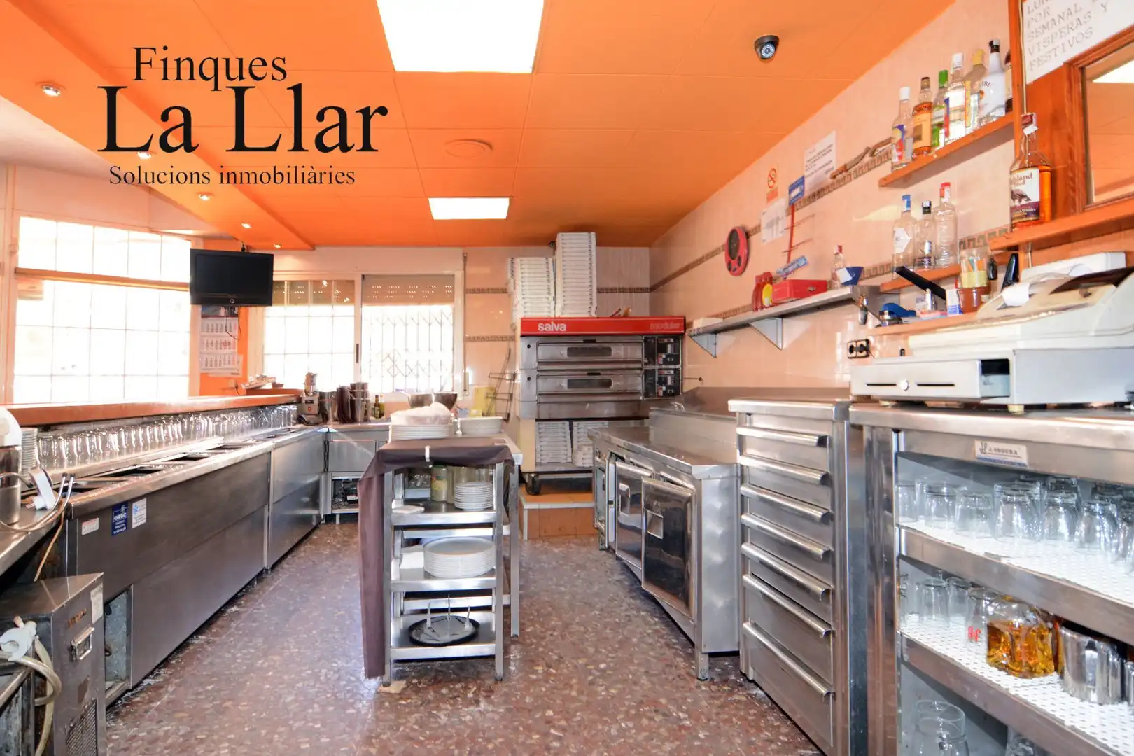 Commercial properties for sale in d'Ernest Lluch, Torrent Ballester