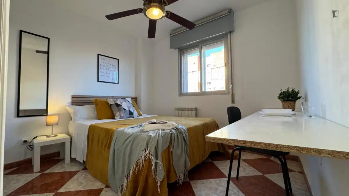 Room in Palomeras Sureste