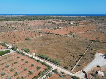 Terreny residencial en venda a Ses Salines Poble