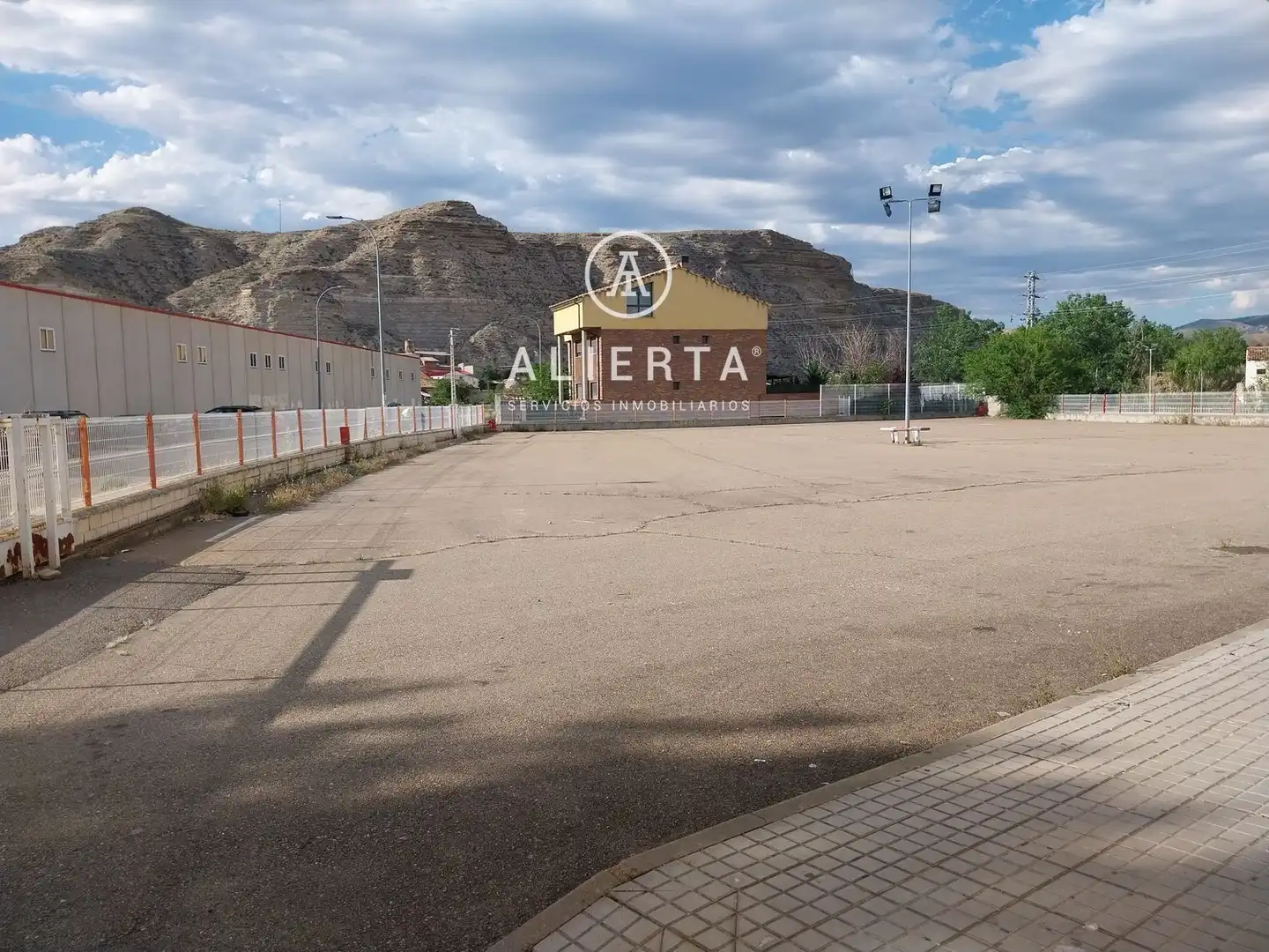 Nave industrial en venta en Río Jalón, Plaza de Toros - Barón de Warsage