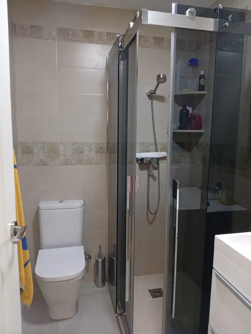 Bathroom of Flat for sale in Jaén  with Air Conditioner and Heating