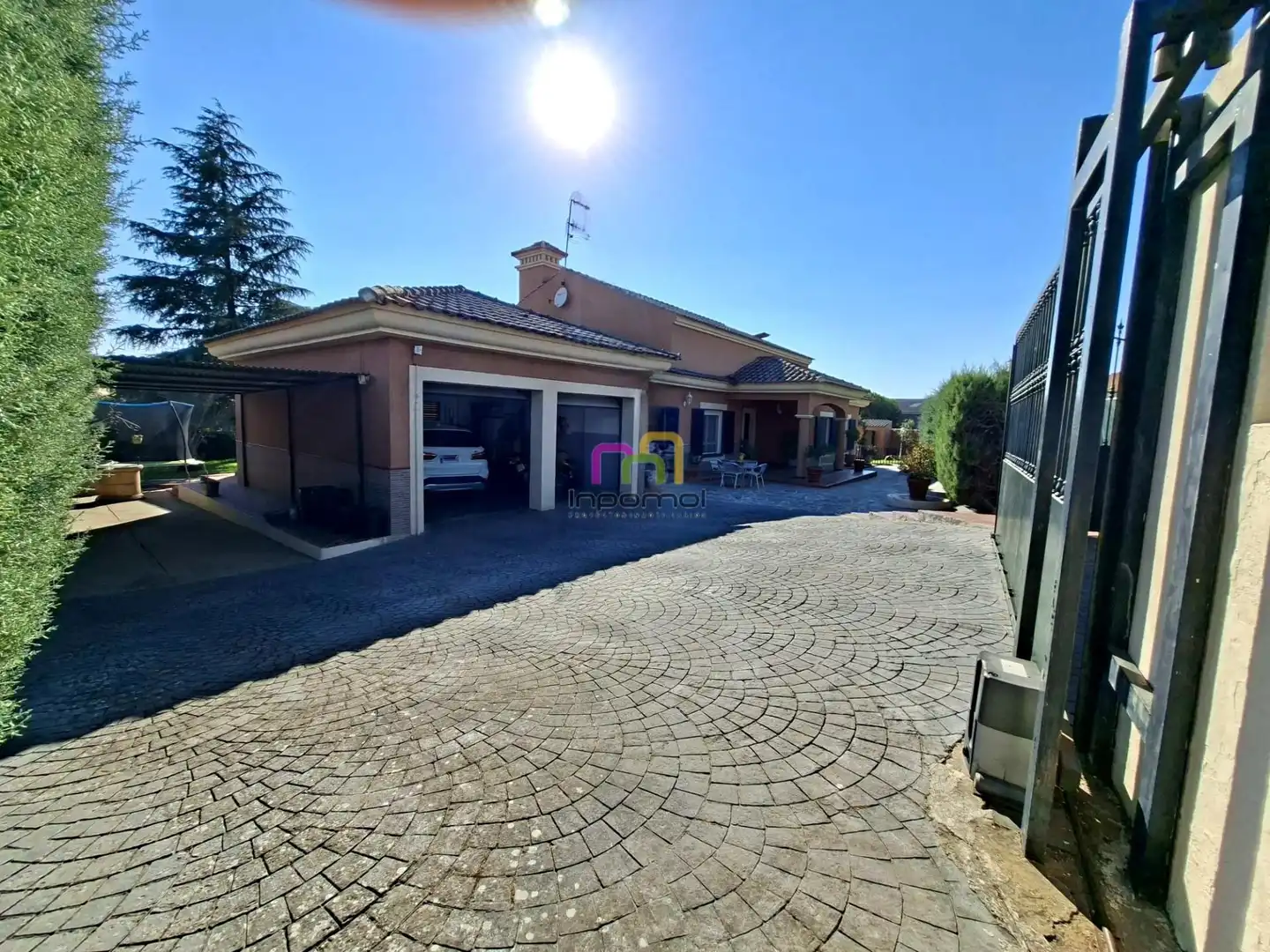 Vista exterior de Casa o chalet en venta en Badajoz con Aire acondicionado, Calefacción y Jardín privado