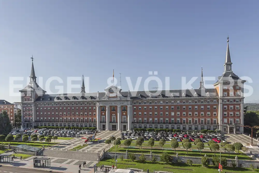 Exterior view of Flat for rent in Madrid  with Heating, Parquet flooring and Furnished