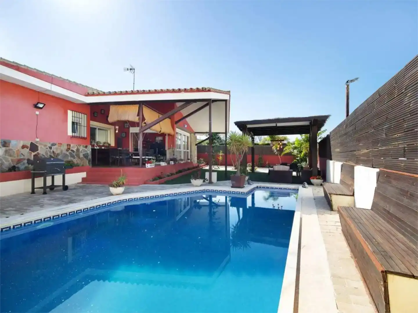 Piscina de Casa o xalet de lloguer en Vistahermosa - Fuentebravía
