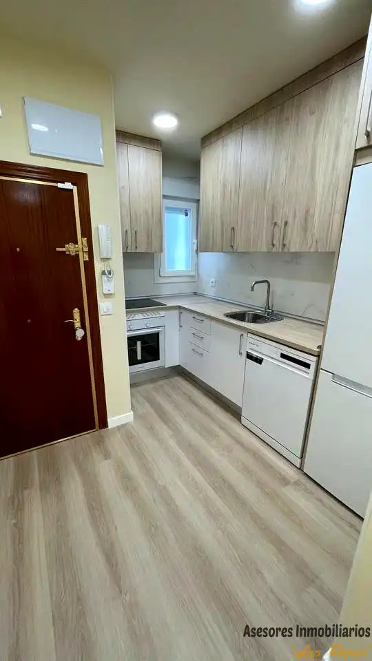 Küche von Wohnung zum Verkauf in Madrid mit Klimaanlage und Heizung