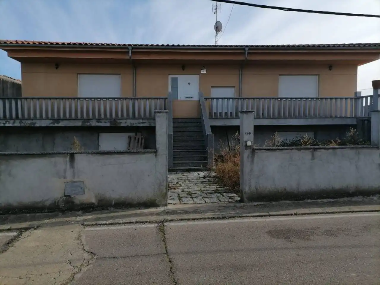 Exterior view of Houses for sale in Fuentes de Oñoro  with Air Conditioner, Terrace and Swimming Pool