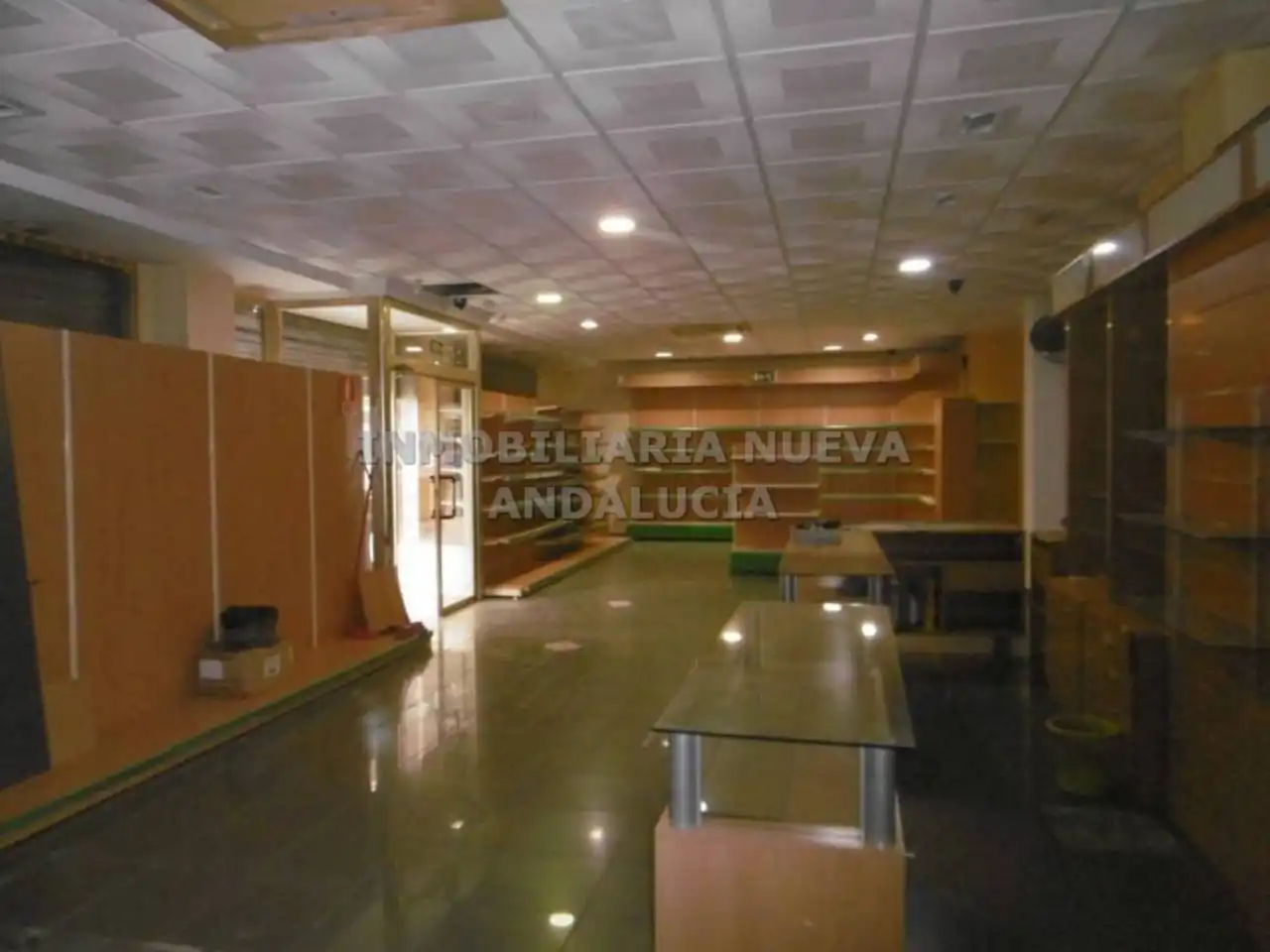 Local comercial de lloguer a Nueva Andalucía, imagen 3