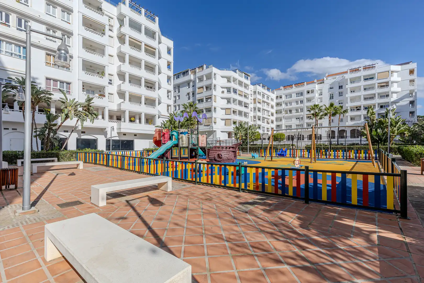 Vista exterior de Apartament en venda en Marbella amb Terrassa, Traster i Moblat