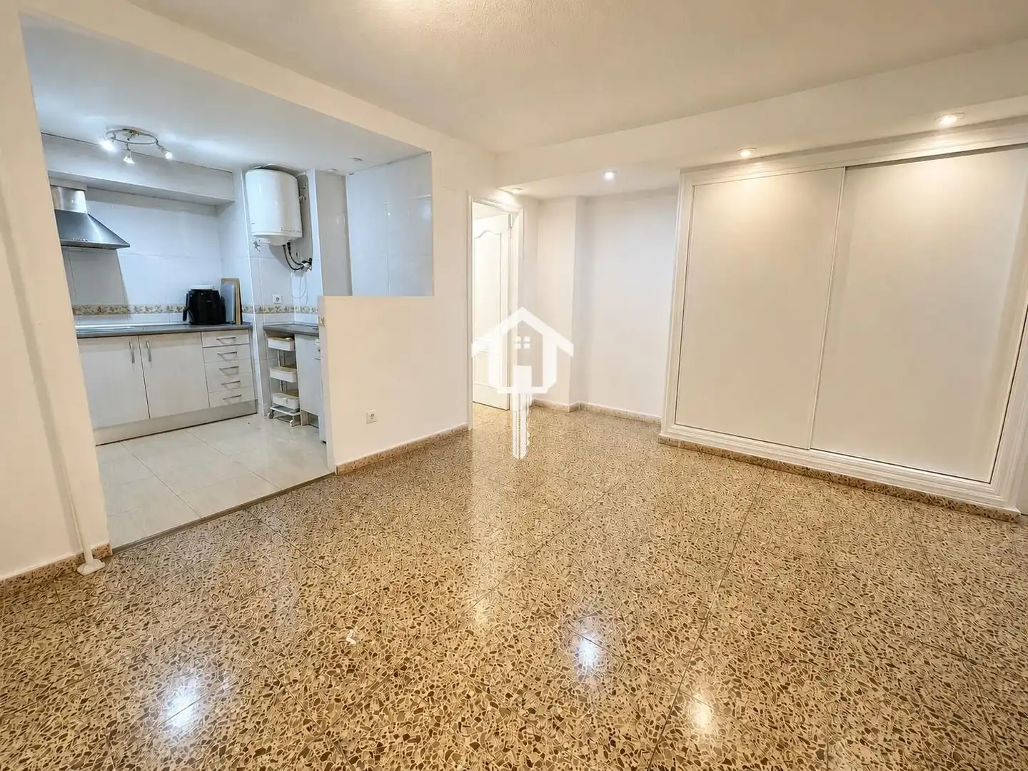 Wohnung zum Verkauf in Alicante / Alacant mit Klimaanlage, Möbliert und Balkon