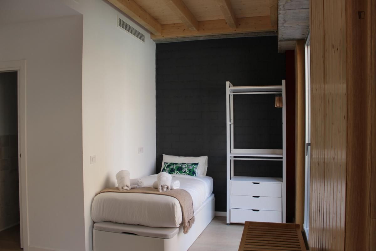 Study to rent in Guindalera