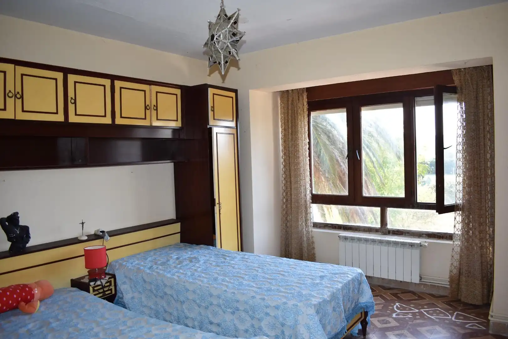 Schlafzimmer von Residential zum Verkauf in Miengo