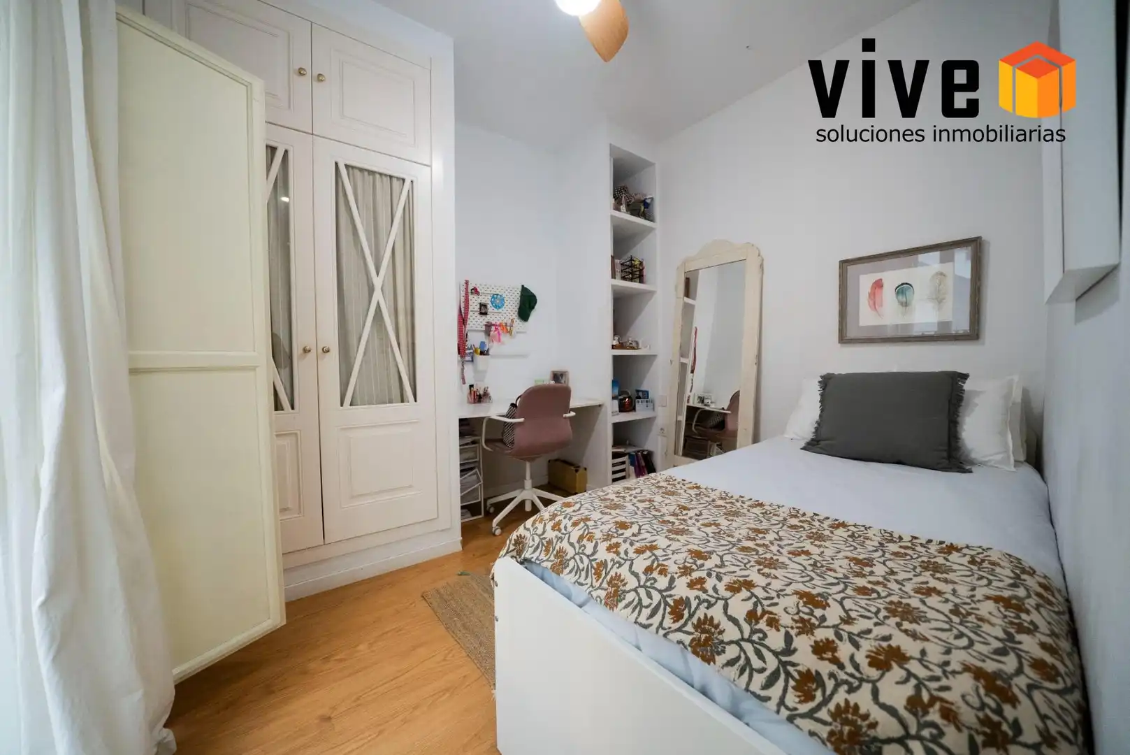 Habitación de Casa o chalet en venta en Sevilla con Aire acondicionado, Calefacción y Jardín privado